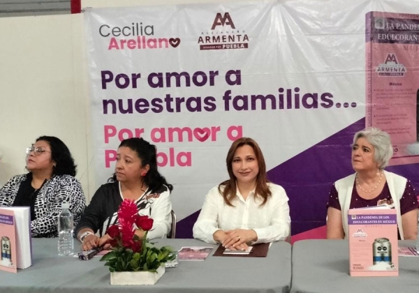 Ceci Arellano se reúne con integrantes del Grupo Puebla 500