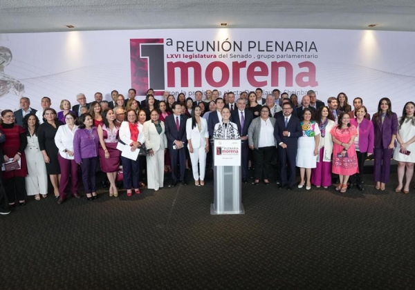 Claudia Sheinbaum celebra bancada histórica de Morena con 66 senadores y senadoras