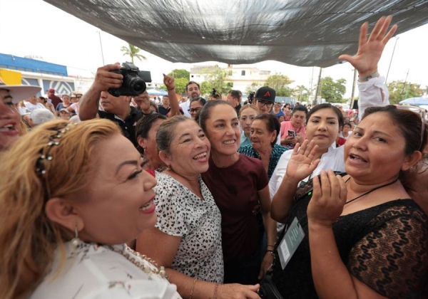 Claudia Sheinbaum recoge sentimientos de despicadoras y pescadores en Tampico