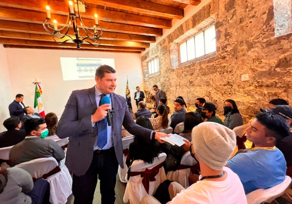 Jóvenes deben ser incorporados a la productividad tecnológica: Armenta