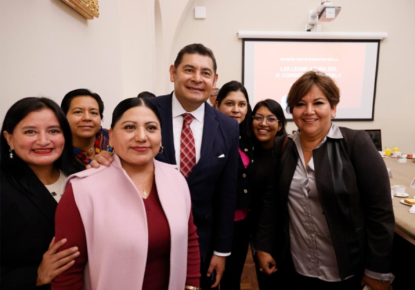 Garantizamos un futuro igualitario para las mujeres de Puebla: Alejandro Armenta