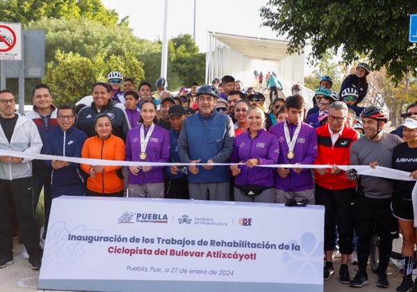 Inaugura Sergio Salomón rehabilitación de la ciclopista de la Vía Atlixcáyotl