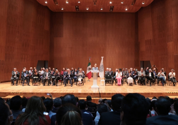 En foro de educación y ciencias, Claudia Sheinbaum es respaldada por de más de mil 200 docentes