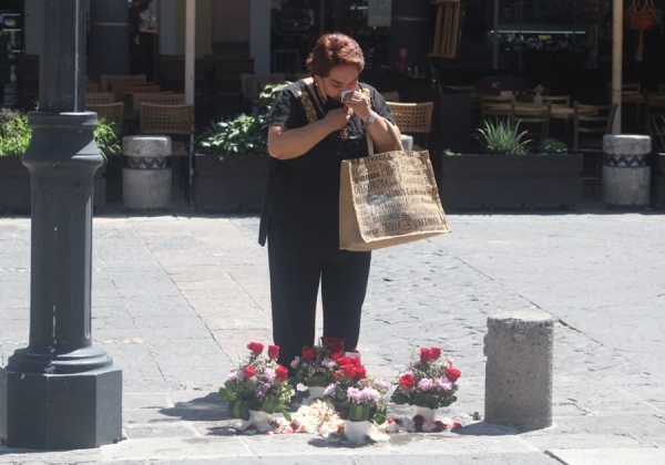 Recuerdan a Daniela Santiago, la niña muerta por un árbol en el zócalo de Puebla