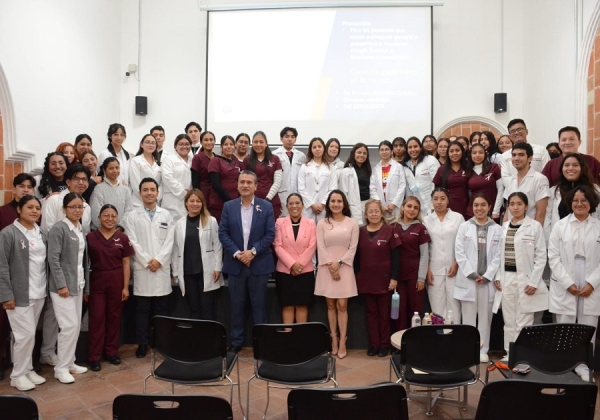 Promueve Universidad de la Salud conciencia sobre cáncer de mama