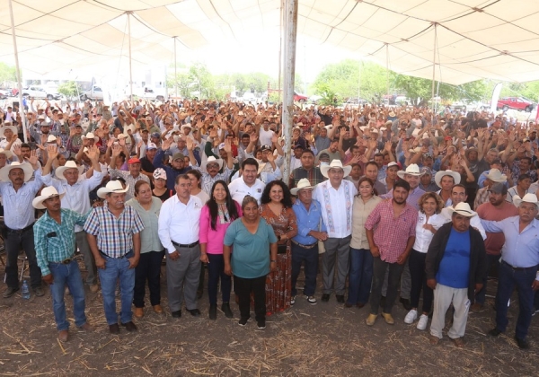 Con entrega de sorgo, Sergio Salomón garantiza seguridad alimentaria en la Mixteca