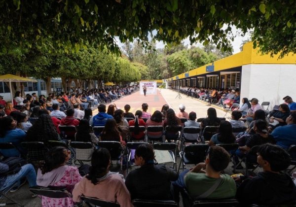 Jóvenes toman calles a favor de Reforma al Poder Judicial