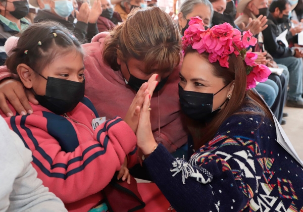 En Ahuacatlán, SEDIF organiza Martes Ciudadano para apoyar a población vulnerable