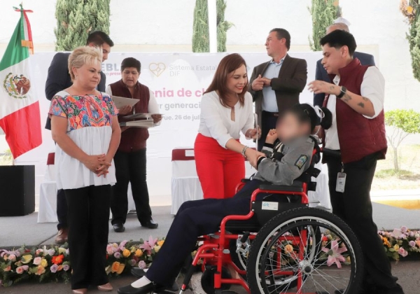 Celebra SEDIF graduación de niñas, niños y adolescentes de casas de asistencia