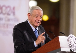 AMLO acusa ilegalidad en recurso del PAN contra mayoría calificada