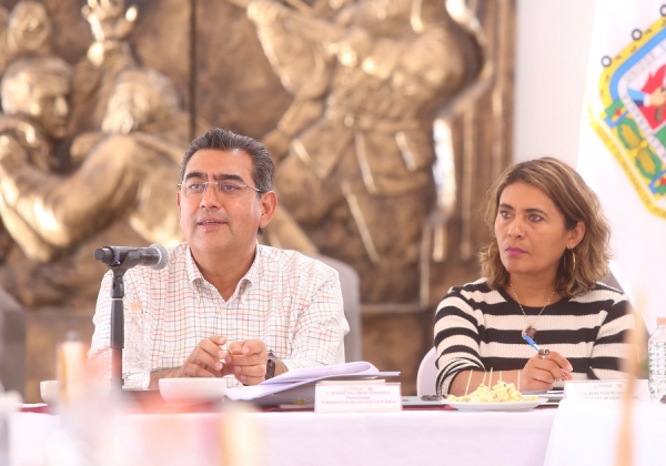 Sostiene Sergio Salomón reunión con autoridades del Tetela de Ocampo