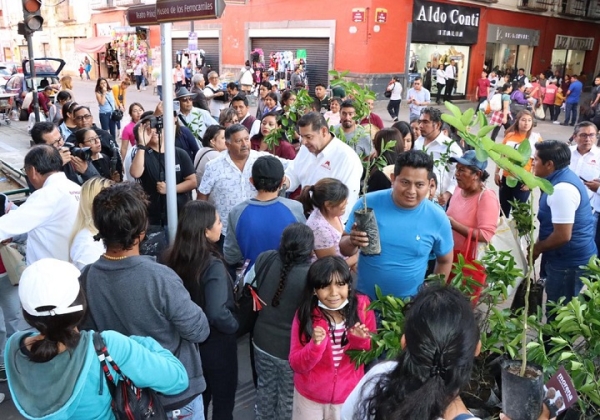 Armenta continúa con la difusión de las tareas de Claudia Sheinbaum en Puebla Capital