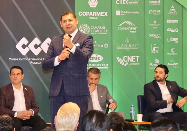 Armenta desmenuza el Plan Estatal 2024-2030 ante empresarios del CCE