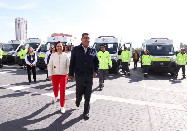 Con entrega de ambulancias, gobierno de Sergio Salomón fortalece red hospitalaria y atención