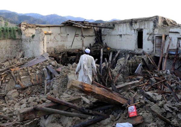 Siete terremotos sacuden a Afganistán y dejan al menos 2 mil muertos