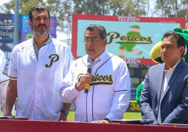 Encabeza Sergio Salomón entrega de concesión por 15 años del Parque de Béisbol Hermanos Serdán