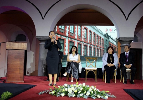 Reconoce Universidad de la Salud a personal médico docente