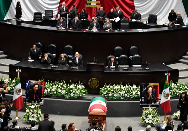 Despiden en San Lázaro a Ifigenia Martínez con emotivo homenaje póstumo