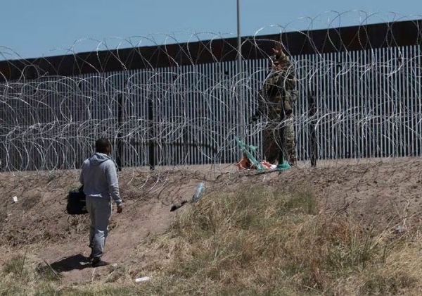 Avala Tribunal Supremo de EU quitar alambre de púas que Texas colocó en frontera con México