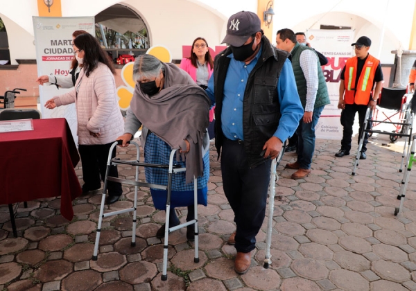 Con sillas de ruedas, SEDIF mejora calidad de vida de infantes