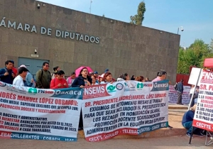 Trabajadores del Poder Judicial bloquean Cámara de Diputados para frenar reforma 