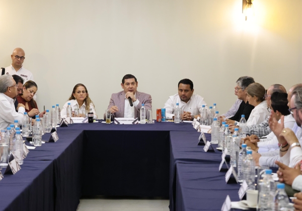 Gobierno de Transición establece mesa de trabajo en Tehuacán para desarrollo económico