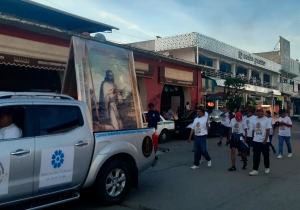 Antorcha Guadalupana cruza México y EU para apoyar a los migrantes