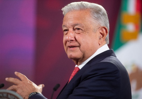 No hay endeudamiento con el Paquete Económico 2024, asegura AMLO