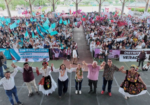 ‘La educación es centro de la Transformación’, destaca Claudia Sheinbaum en Minatitlán