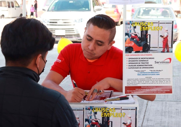 Lleva Secretaría de Trabajo Feria de Empleo a Cuautlancingo