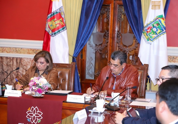 Sostiene Sergio Salomón reunión de trabajo con Lorena Cuéllar Cisneros, gobernadora de Tlaxcala