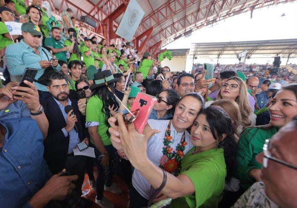 Sheinbaum imparte una conferencia magistral con la presencia de casi 4 mil nayaritas