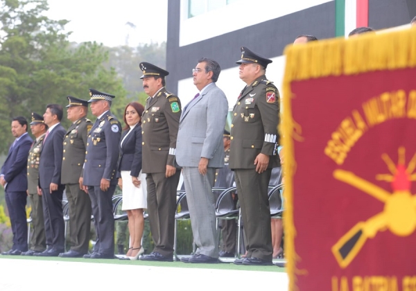 Asiste Sergio Salomón a toma de protesta del Comandante de la XXV Zona Militar