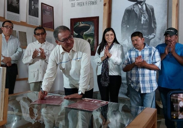 Melitón Lozano y Claudia Rivera firman alianza política y Defensa de la 4T