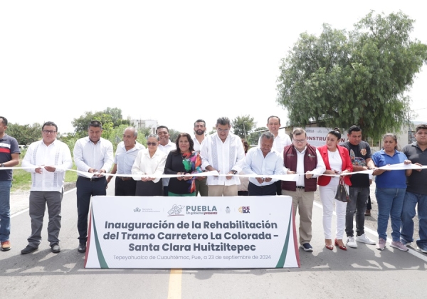 Inaugura Sergio Salomón cancha de futbol rápido en Tepeyahualco de Cuauhtémoc