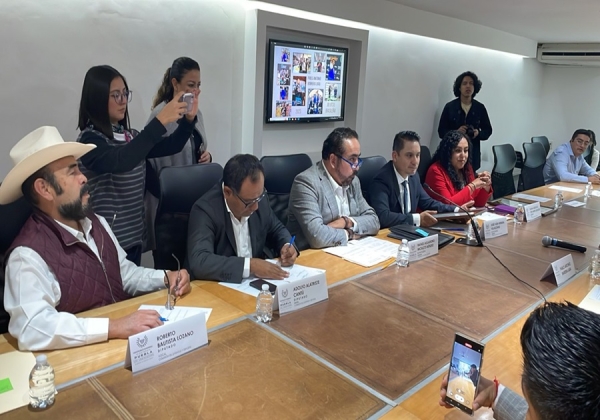 Comisión del Congreso reconoce a deportistas destacados de San Martín Texmelucan