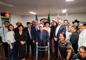 Armenta presenta nuevo esquema de Mi Casa es Puebla a comunidad migrante de California 