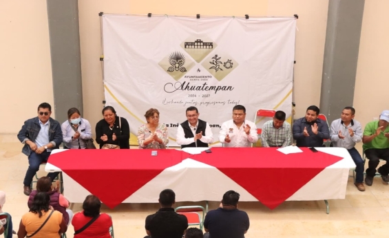 Impulsa diputado Pável Gaspar obras comunitarias y atiende necesidades de comerciantes de la Mixteca poblana
