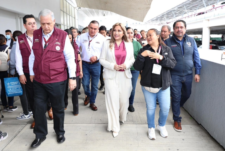Supervisa Ceci Arellano histórica jornada de cirugías de cataratas