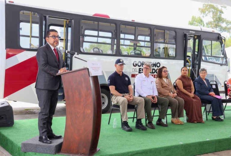 Gobierno estatal cumple compromiso y entrega nuevas unidades a transportistas; impulsa movilidad segura