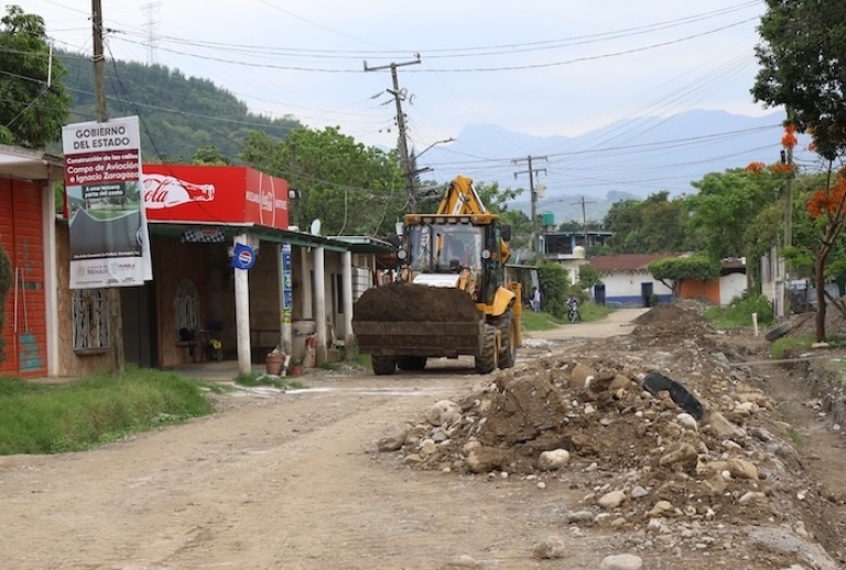 Mantiene gobierno estatal mejoramiento de vialidades en Puebla, Xicotepec y Tlacotepec de Benito Juárez