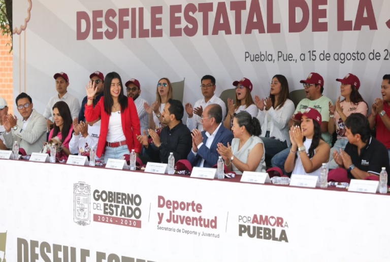 Desfile de la Juventud visibiliza Bienestar y Amor por Puebla
