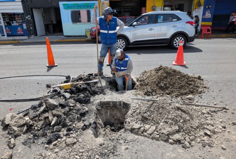 Gobierno de Puebla denuncia falta de planeación de Agua de Puebla al destruir calles pavimentadas