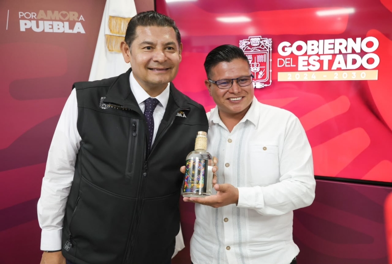 Agave poblano consolida liderazgo agroindustrial de Puebla en mercados mundiales