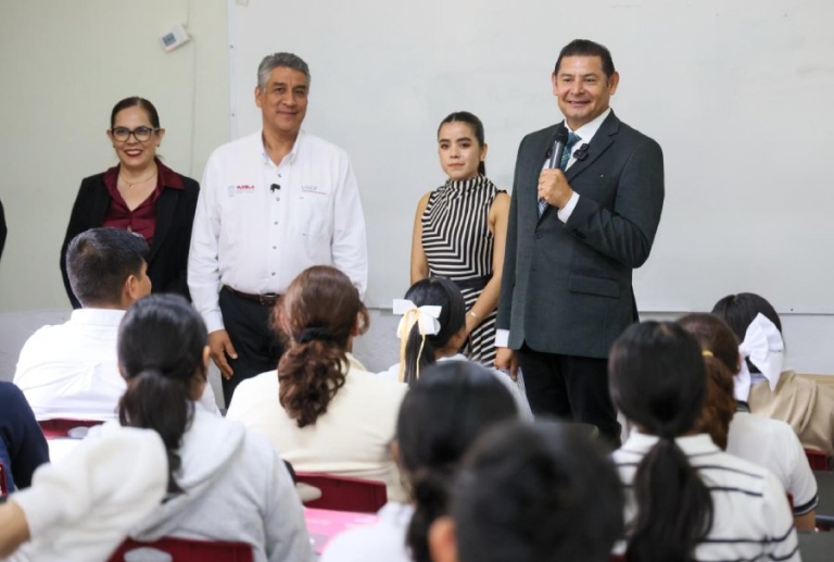Más espacios para estudiar; USEP recibe a 3 mil 515 estudiantes