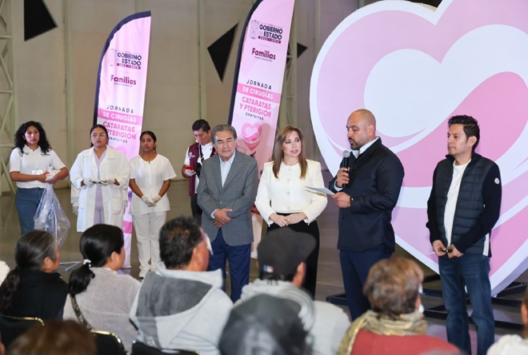 Cirugías gratuitas devuelven la vista y transforman la vida de familias poblanas