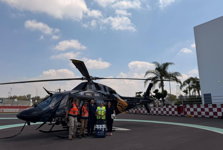 Con traslado médico aéreo de Acatlán a Tehuacán, gobierno estatal asegura atención oportuna