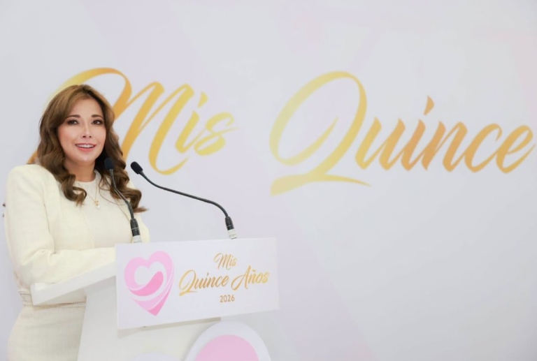 Ceci Arellano celebra los sueños de quinceañeras de la casa del adolescente