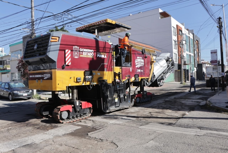 Más maquinaria y obras cimentan modernización carretera en los 217 municipios