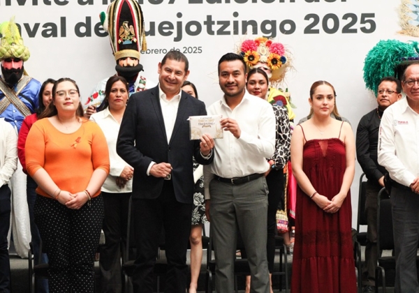 Roberto Solís y Alejandro Armenta inauguran el primer convite del carnaval de Huejotzingo en Puebla